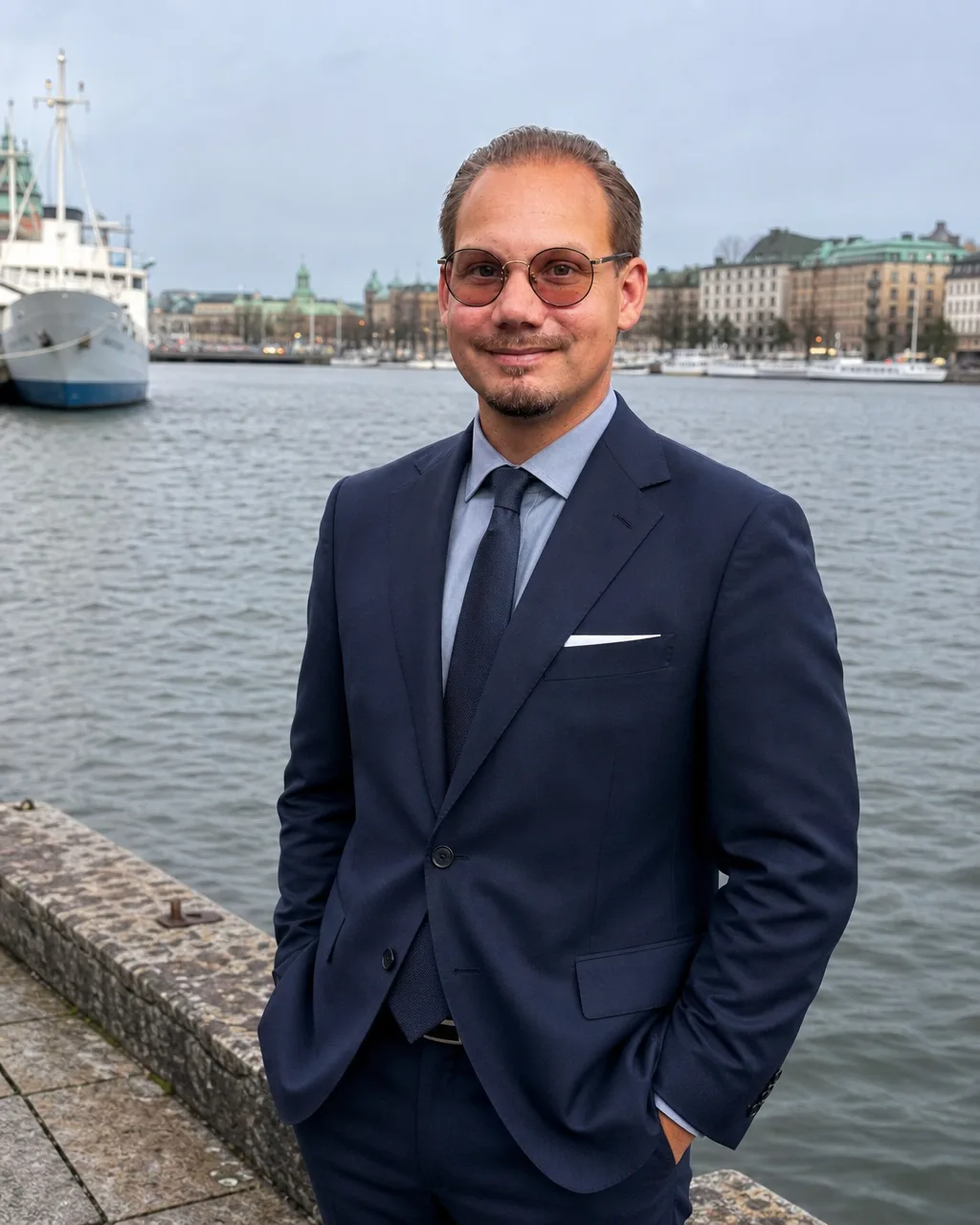 Marc Hillander vid havet och västkusten